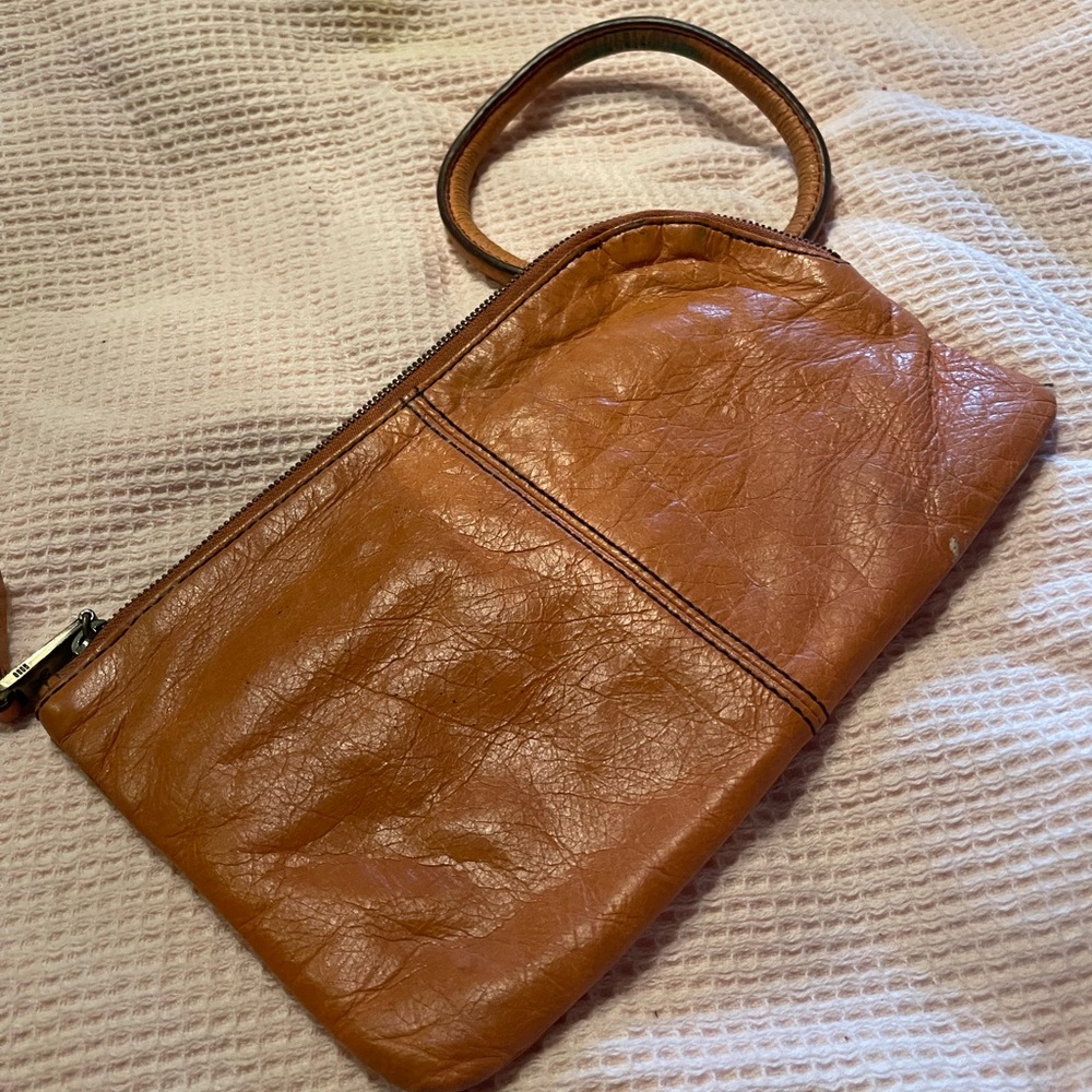 Hobo sable Women’s Leather Wristlet Clutch - burnt orange - Picture 2 of 4